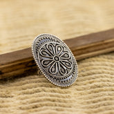 Classic Daana Detailed Ring