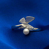 Chase Of The Pearl Silver Ring