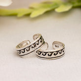 Intricate Chitai Toe-Ring