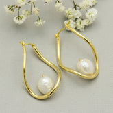 Pearl On The Waves Silver Earring