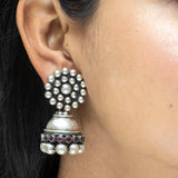 Essence Scintillating Versetile Jhumka