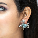 Zircone Studded Duck On The Pearl Earings
