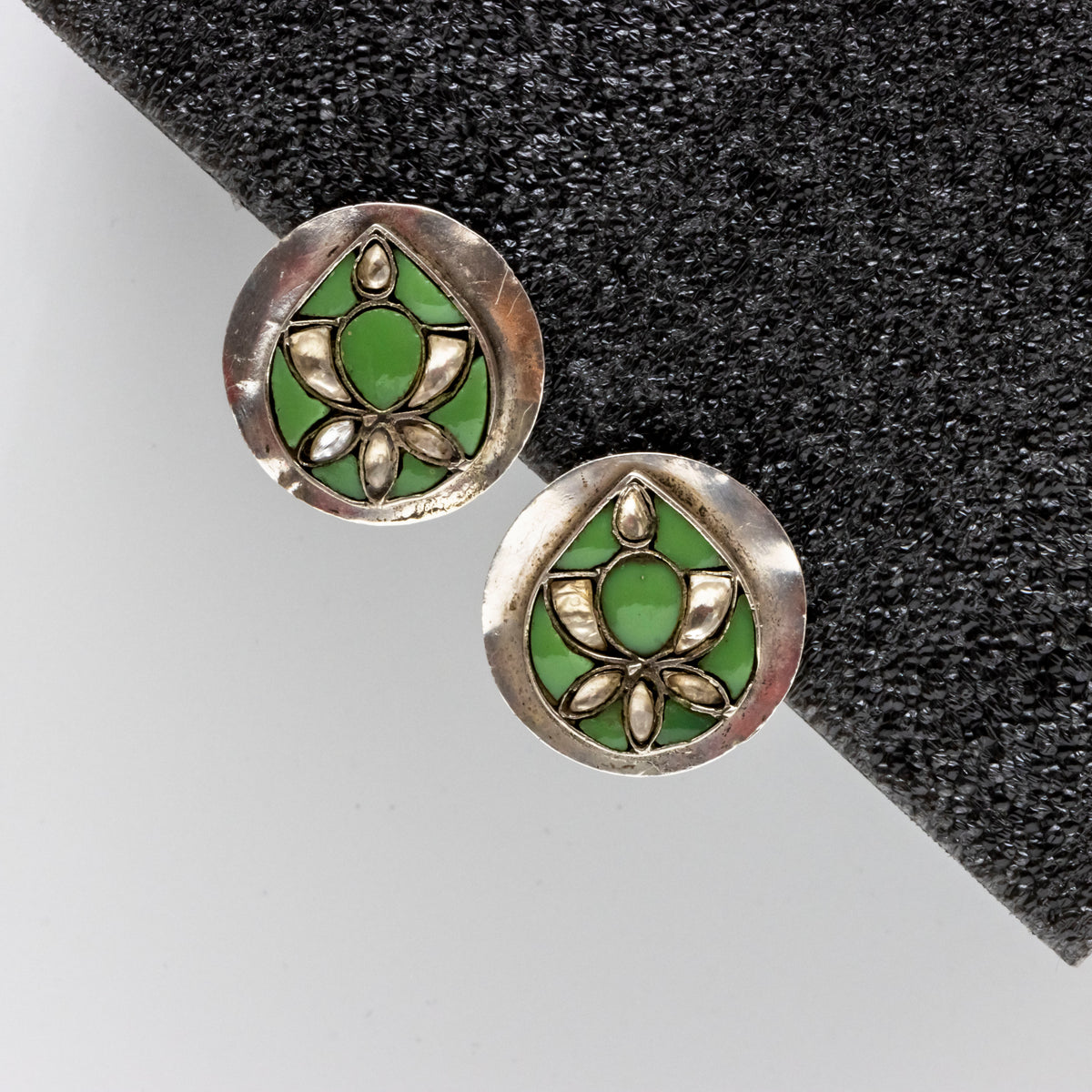 Jadau Stone And Kundan Studs