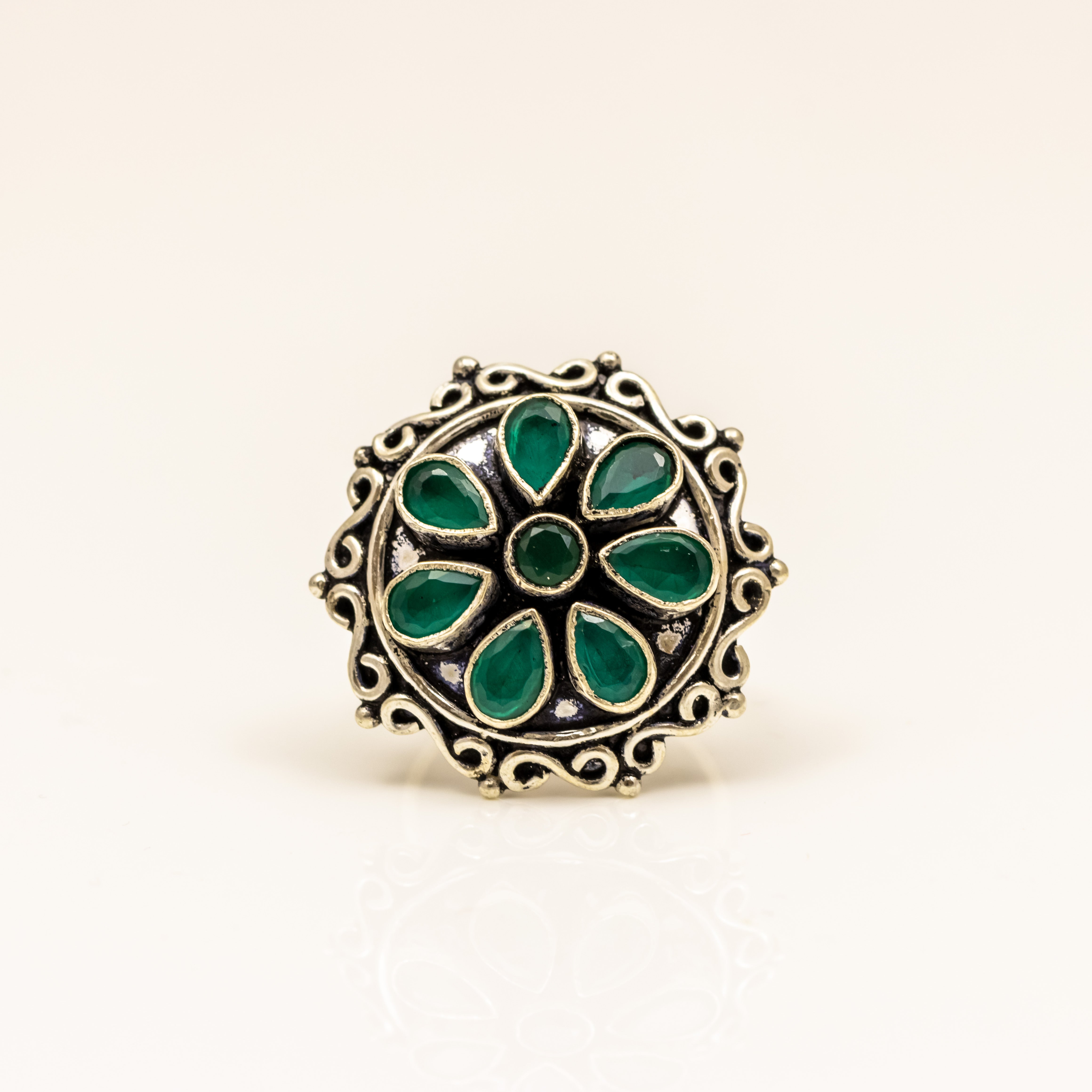 Panna Jadau Round Ring