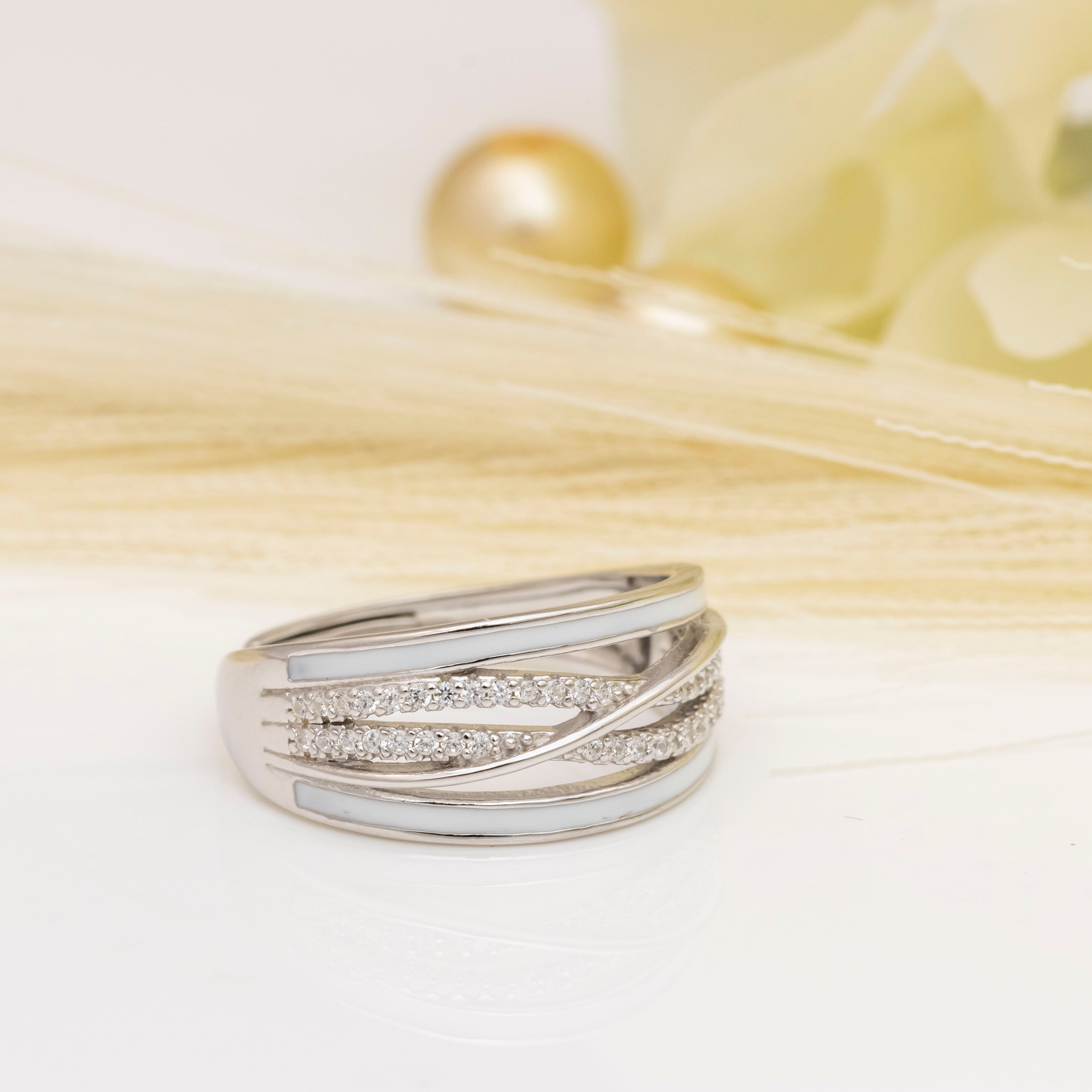 Chase Of The Waves Silver Ring