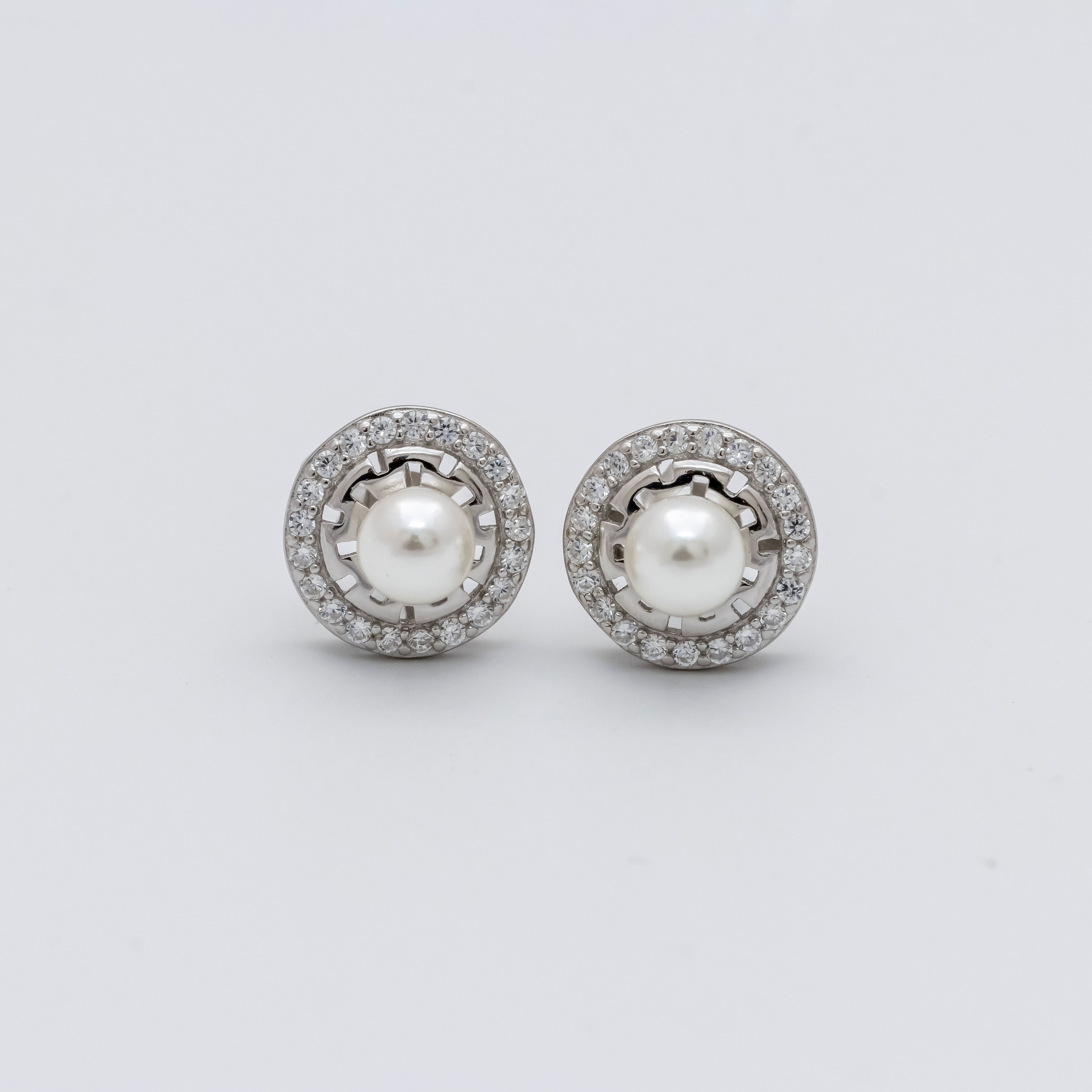 Elegance in Silver: Pearl Pendant and Earring Set