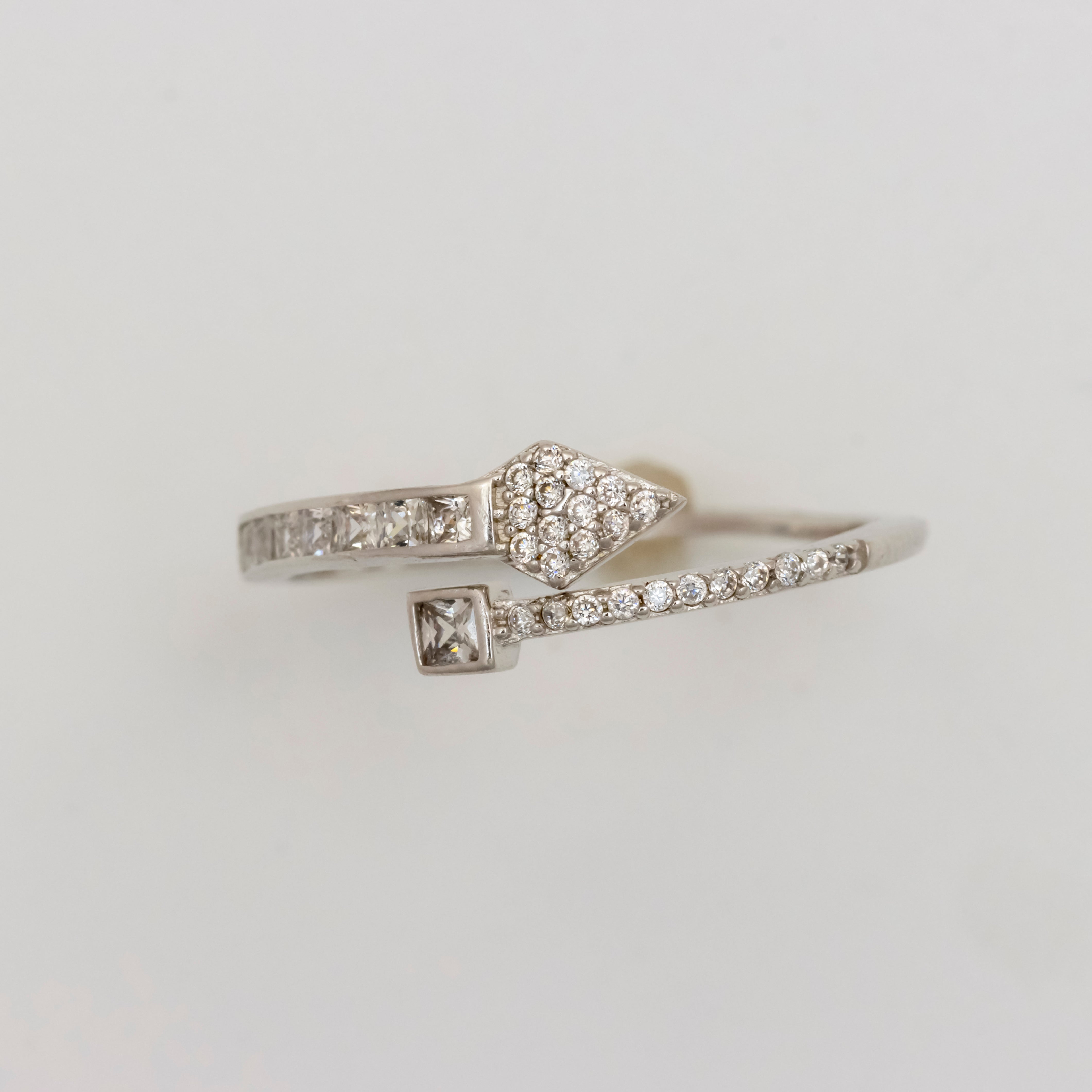 Ethereal Arrow of Elegance Silver Ring