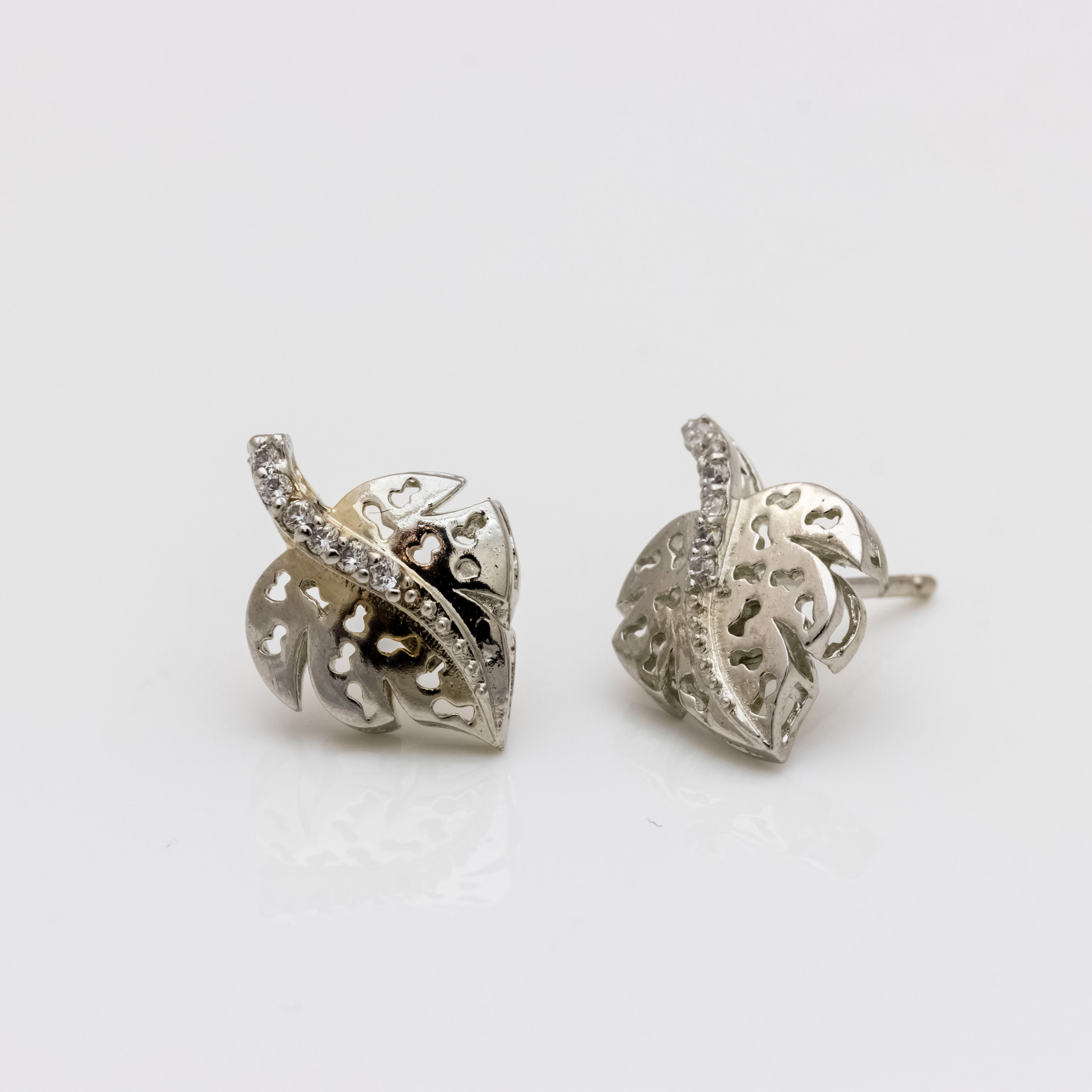 Wave By The Leaf Silver Earing