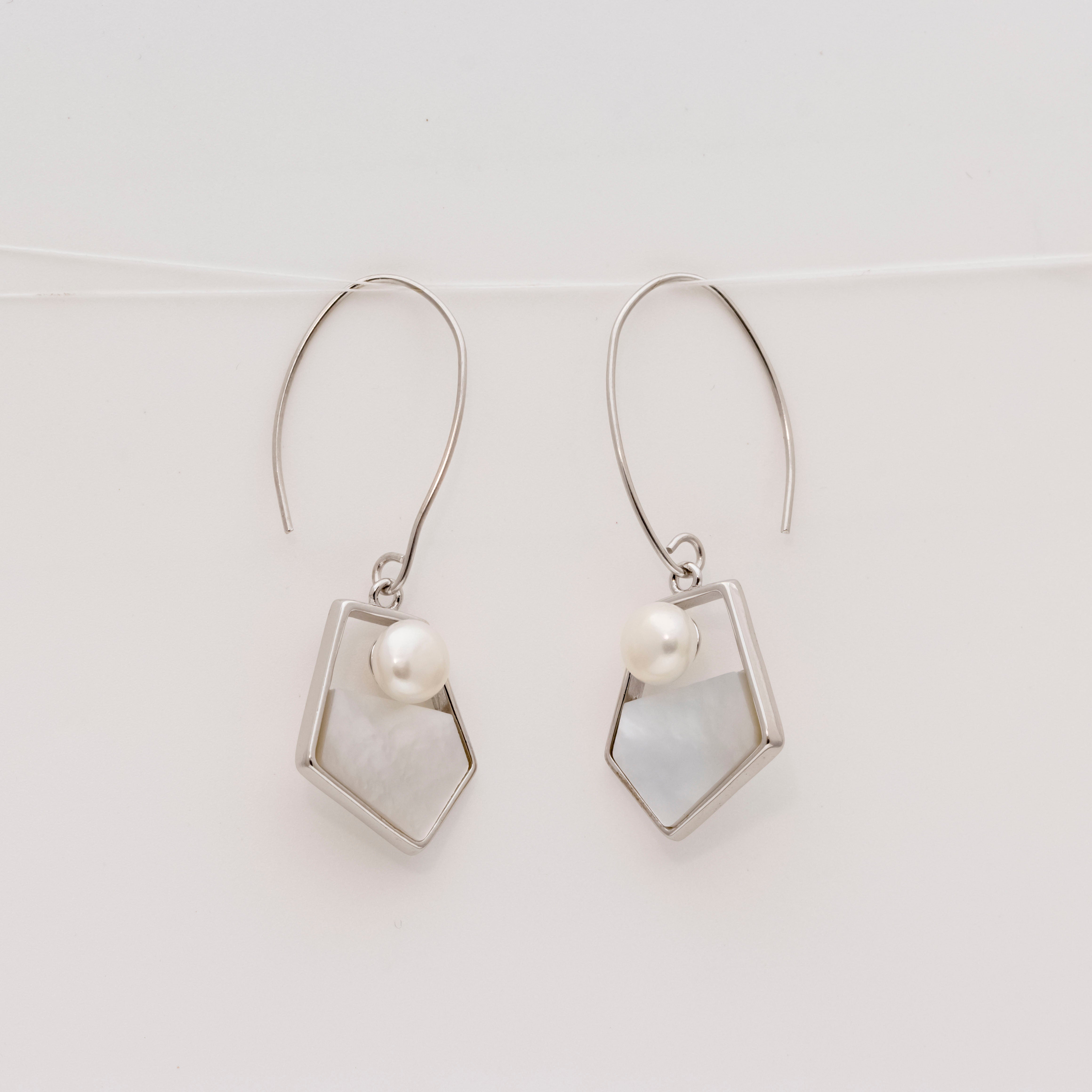 Silver Pearl Harmony earings
