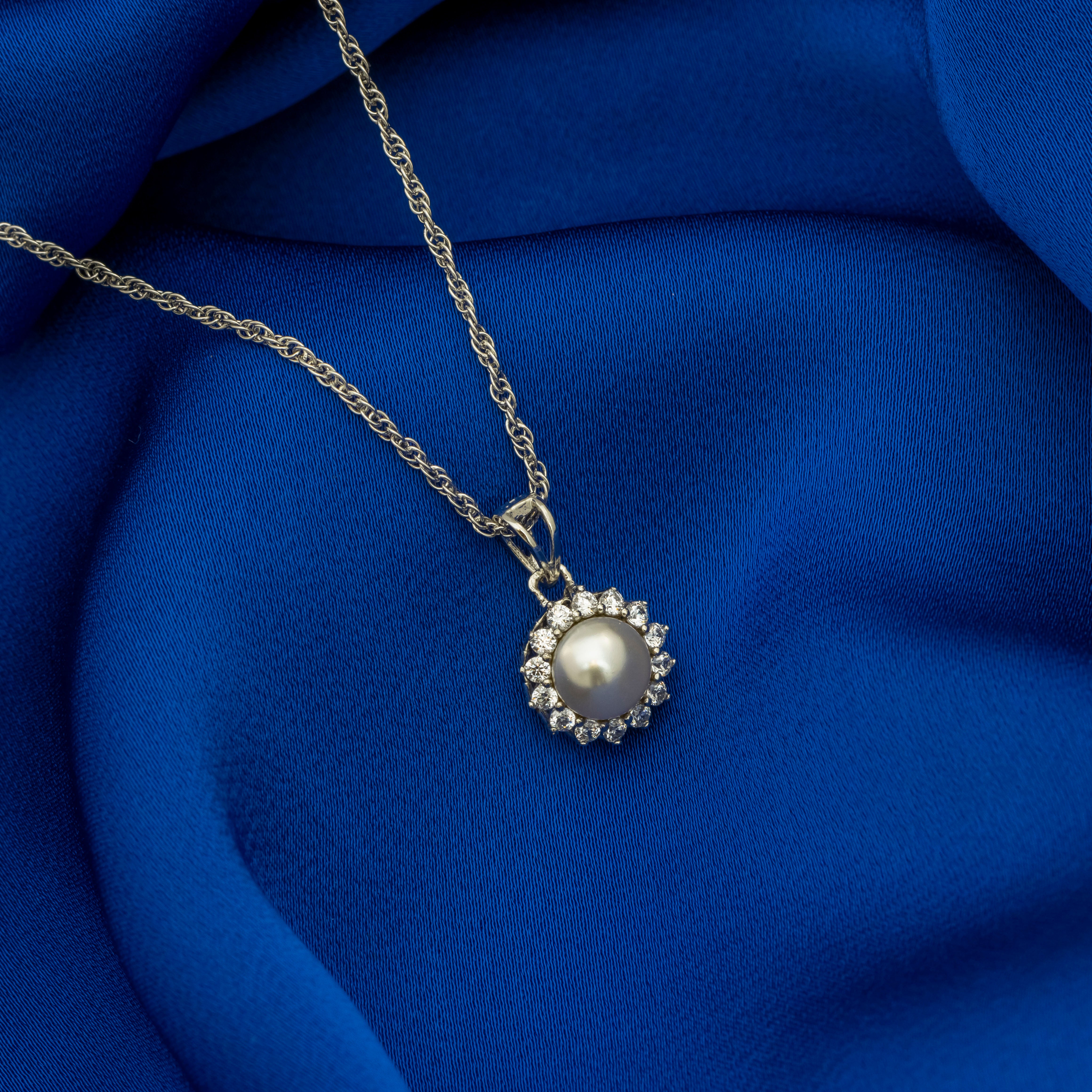 Pearl and Diamond Harmony Necklace