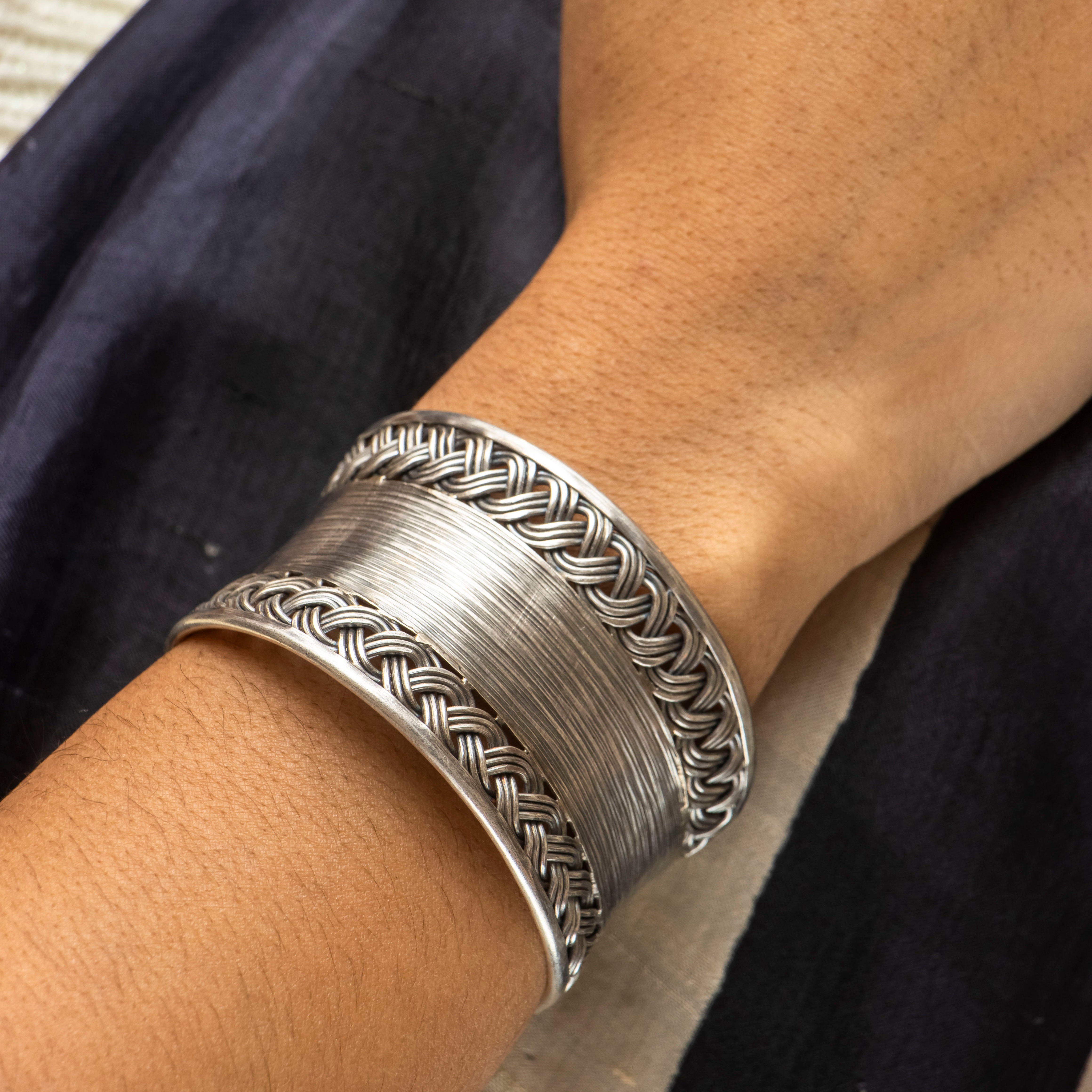 Tattva Detailed Knot Kada